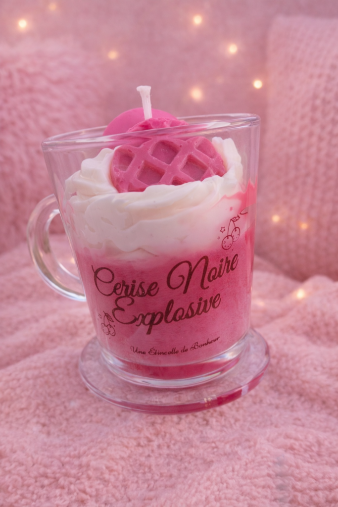 Bougie parfumée cerise noire artisanale dans pot en verre